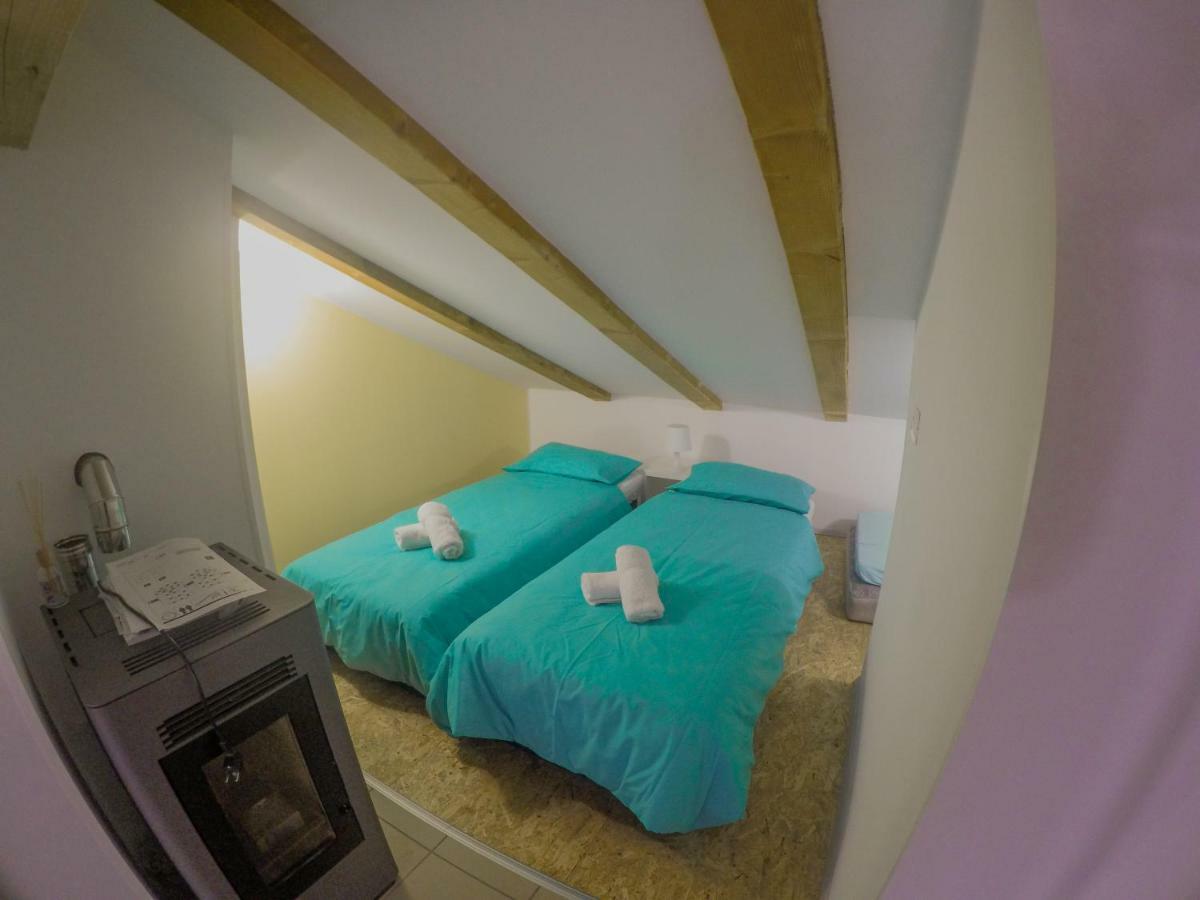 Prenocisca Rusjan Apartment Rence ภายนอก รูปภาพ